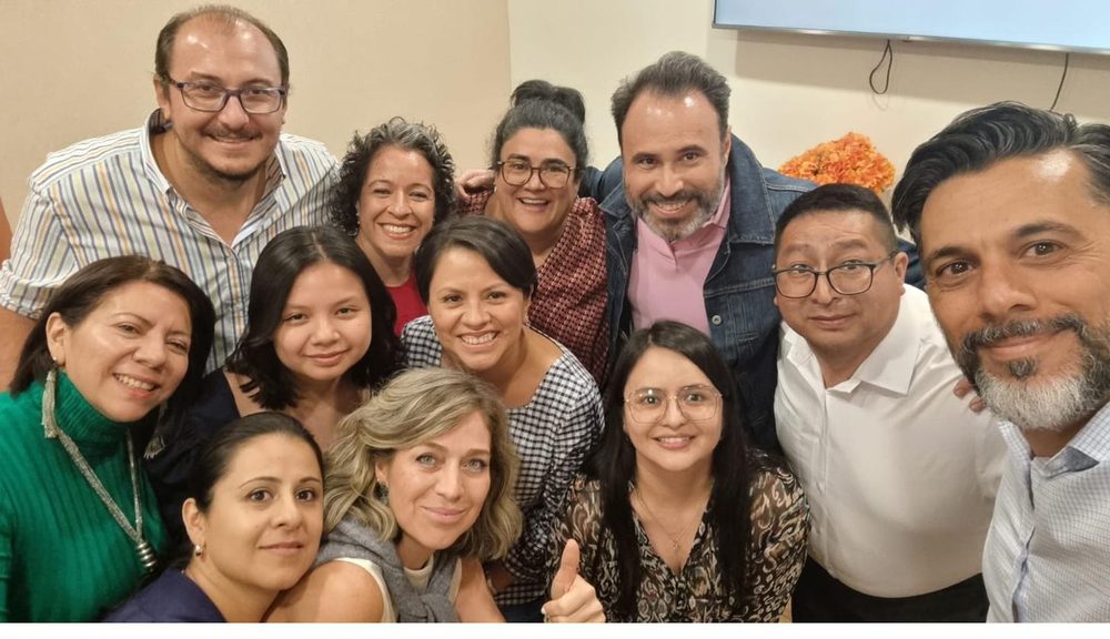 Grupo de participantes en una capacitación