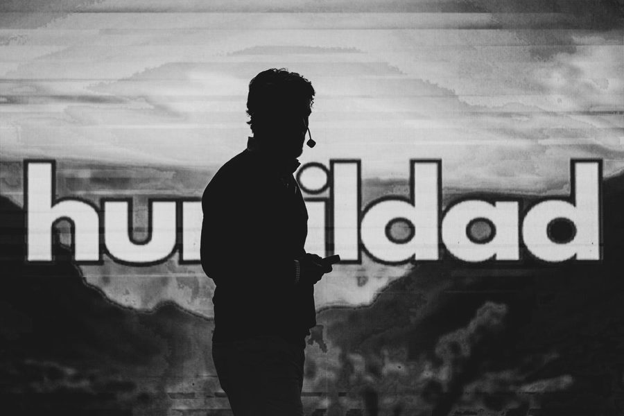 Allan Lorìa en conferencia